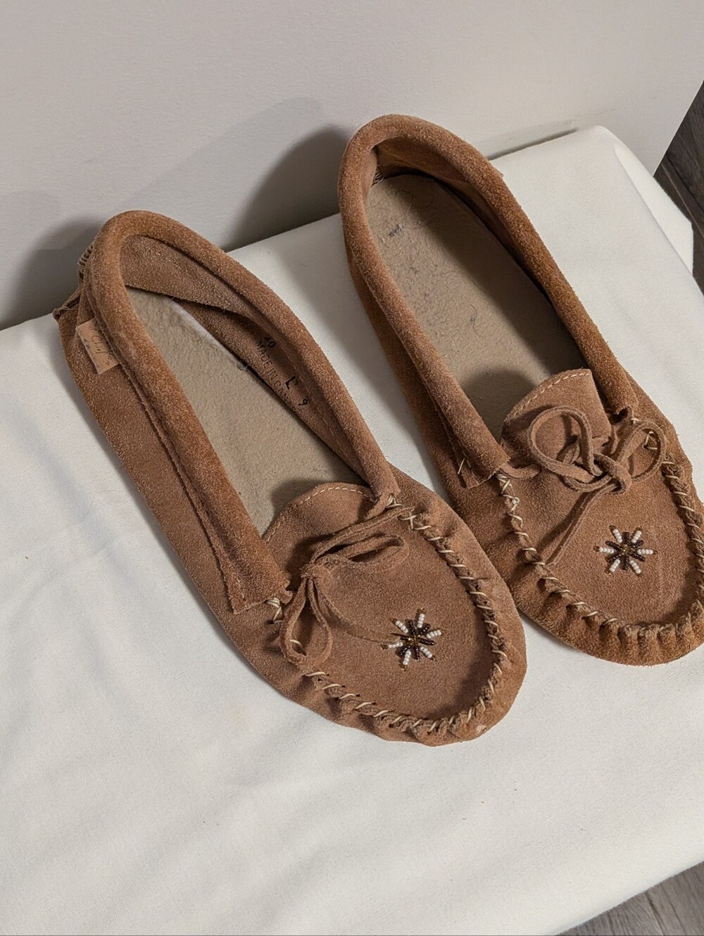 Laurentian Chief Moccasins, beaded, Size 9. GUC .